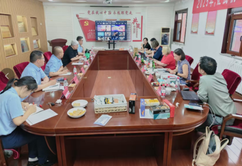 贸易客户（湖边）来访隆鑫草莓APP下载在线官网公司